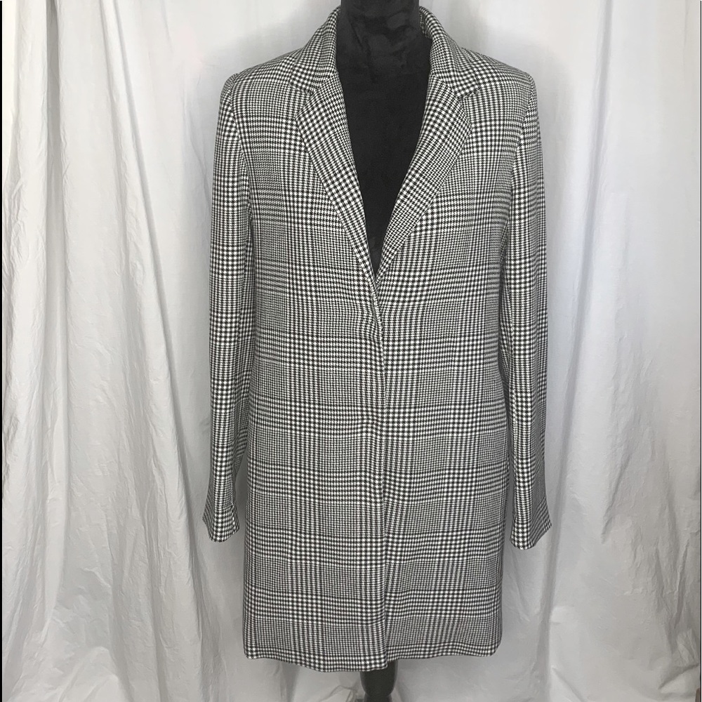 Carolina Belle houndstooth jacket